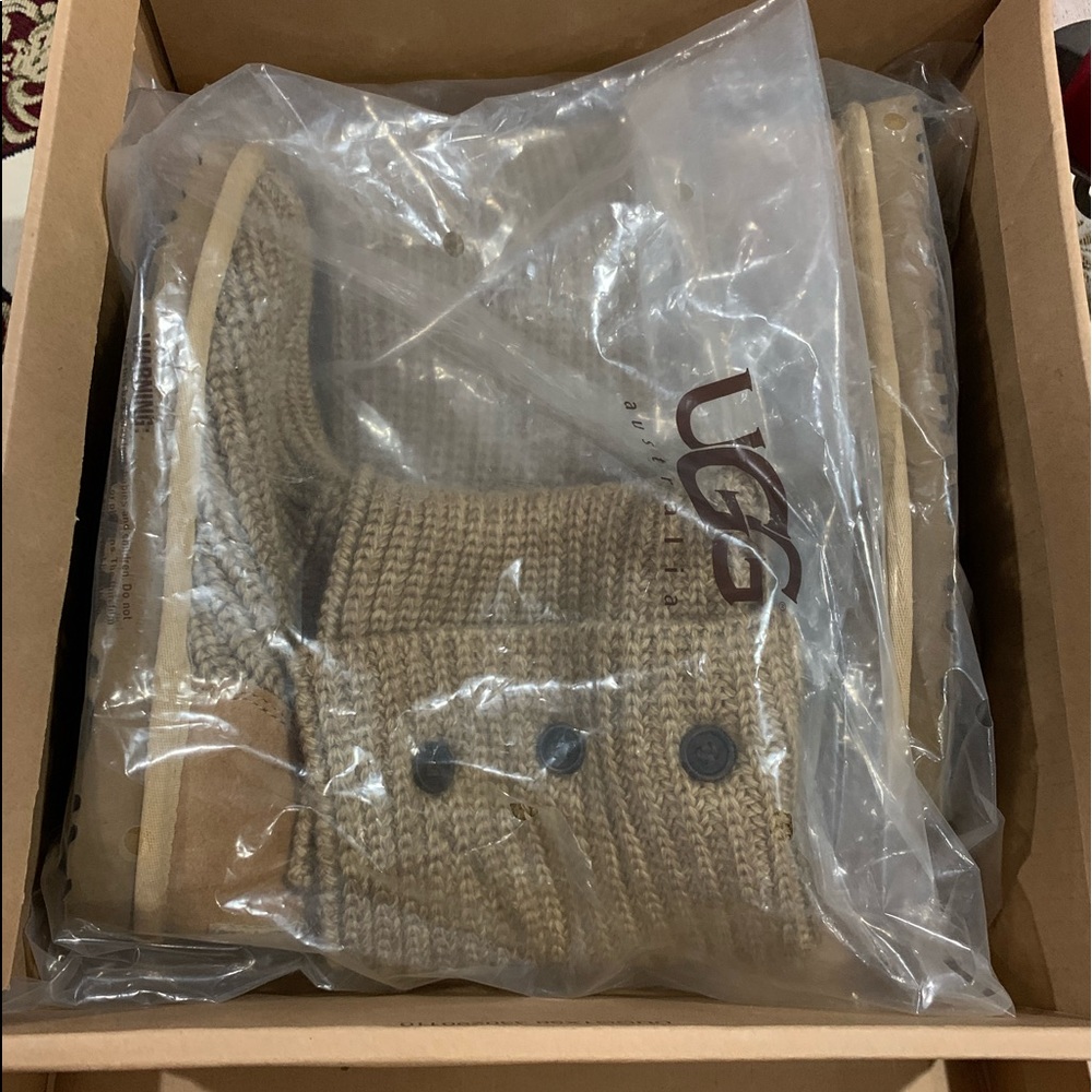 Ugg Classic Tan Cardy Boots - Picture 3 of 8